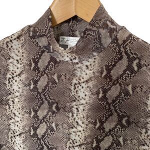 J for Justify Top Womens M Snakeskin Print Mock Neck Sheer Stretch Tee NEW